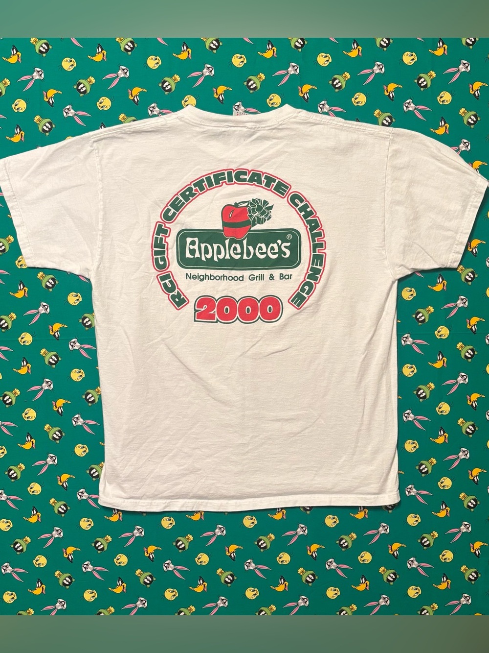 Fruit of the Loom White T-Shirt with Red & Green Applebee's 2000 Logo